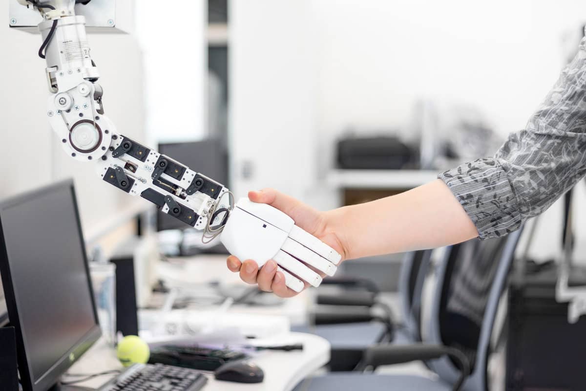 RoboMakers vs. RoboTeachers | Which Course is Right for You?